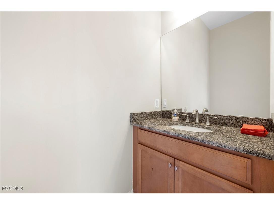 8741 Westwood Oaks Place Fort Myers FL 33908 2025013386 image24