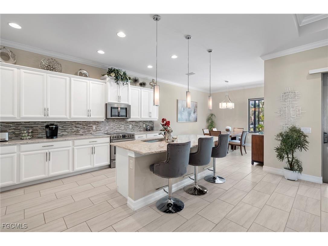 8741 Westwood Oaks Place Fort Myers FL 33908 2025013386 image6