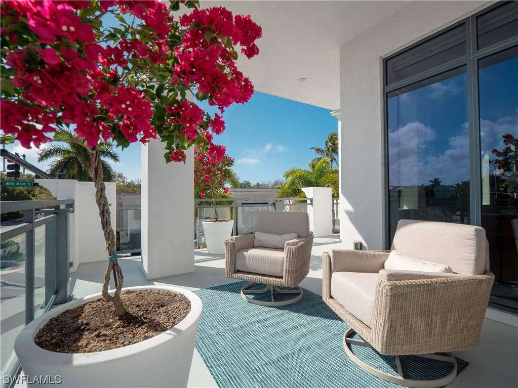 875 6th Avenue S #202 Naples FL 34102 223015091 image1