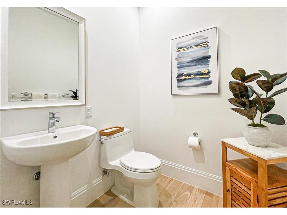 875 6th Avenue S #204 Naples FL 34102 225071591 image5