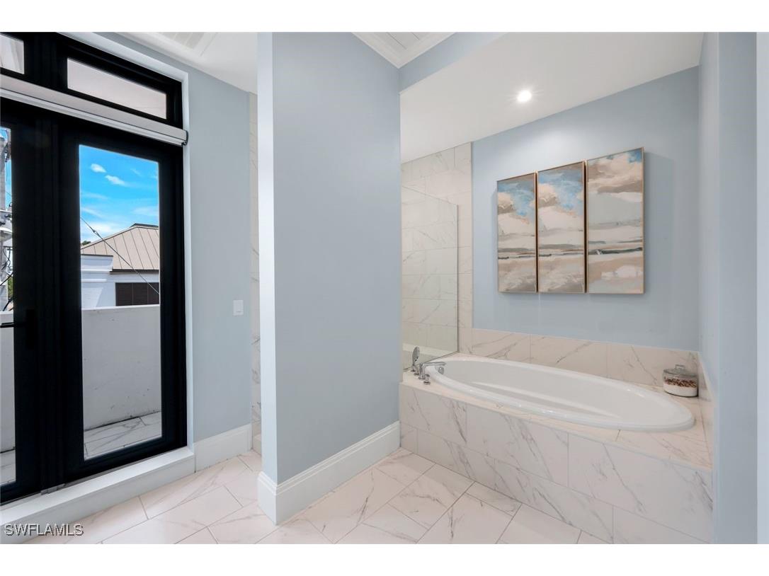 875 6th Avenue S #303 Naples FL 34102 225058725 image21