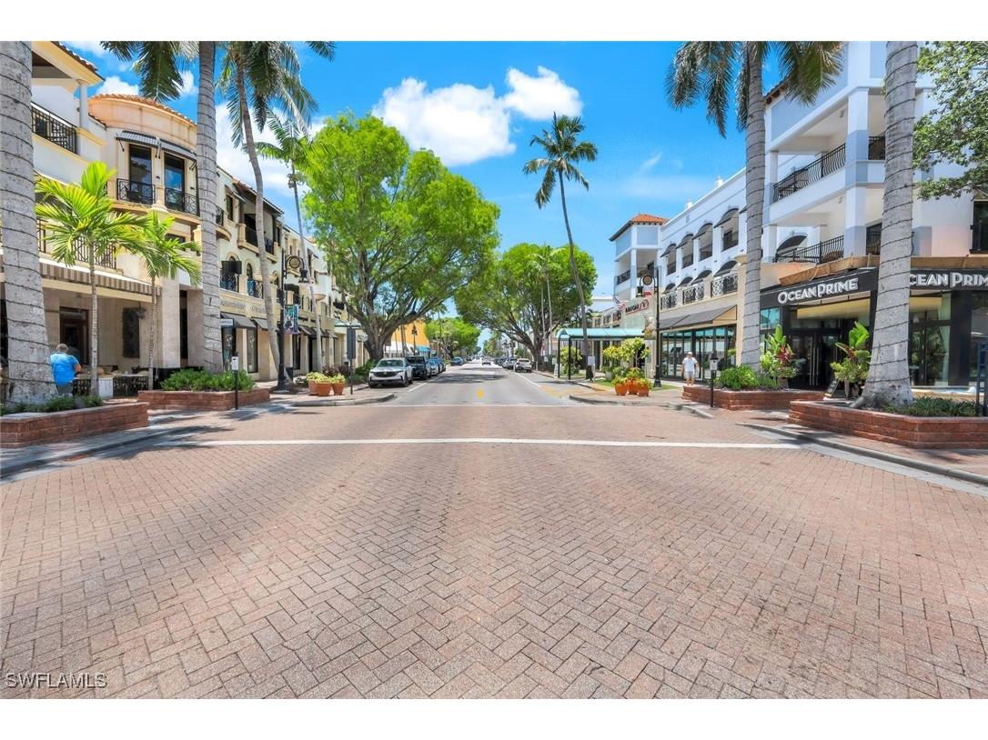 875 6th Avenue S #303 Naples FL 34102 225058725 image25