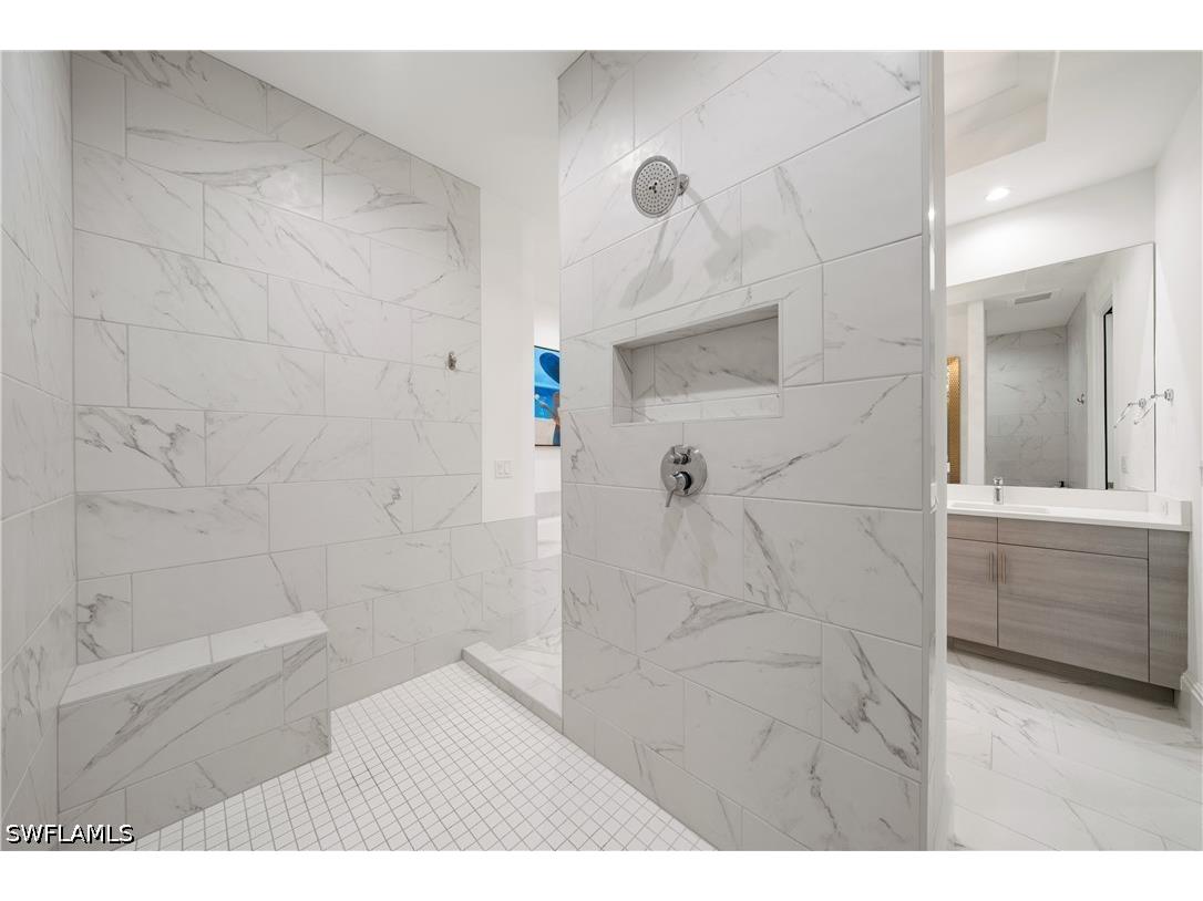 875 6th Avenue S #304 Naples FL 34102 226025430 image19