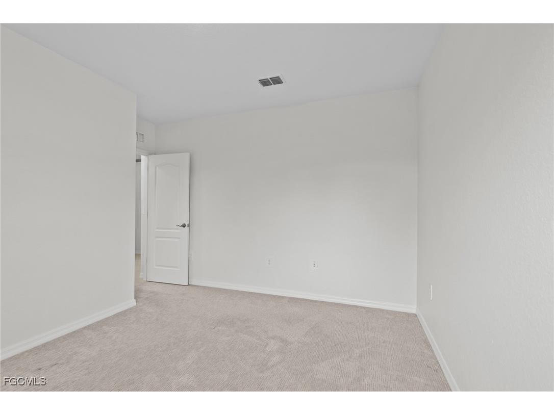 8750 Cascade Price Circle North Fort Myers FL 33917 2025008993 image17