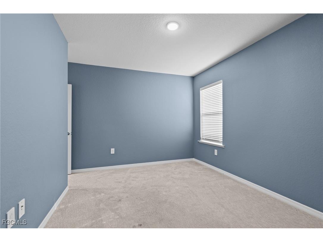 8750 Cascade Price Circle North Fort Myers FL 33917 2025008993 image18