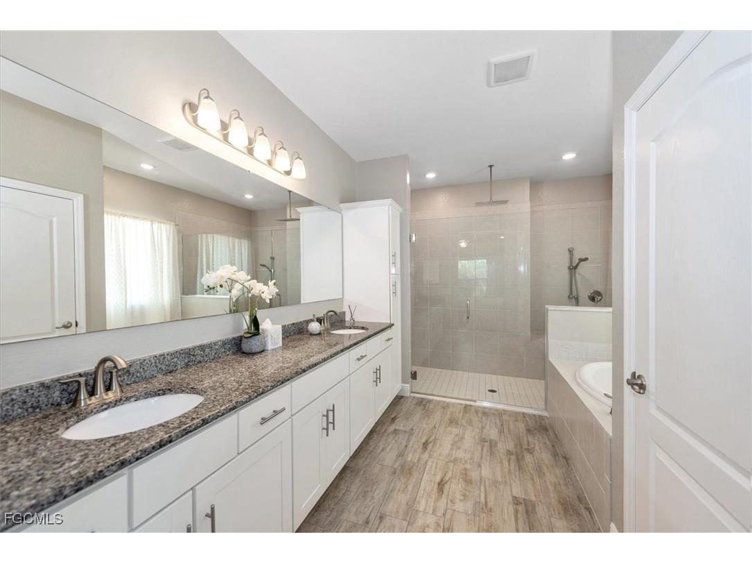 8753 Cascade Price Circle North Fort Myers FL 33917 2025013764 image17