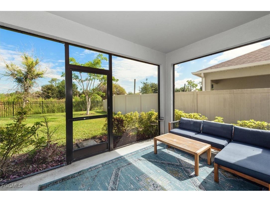 8753 Cascade Price Circle North Fort Myers FL 33917 2025013764 image28