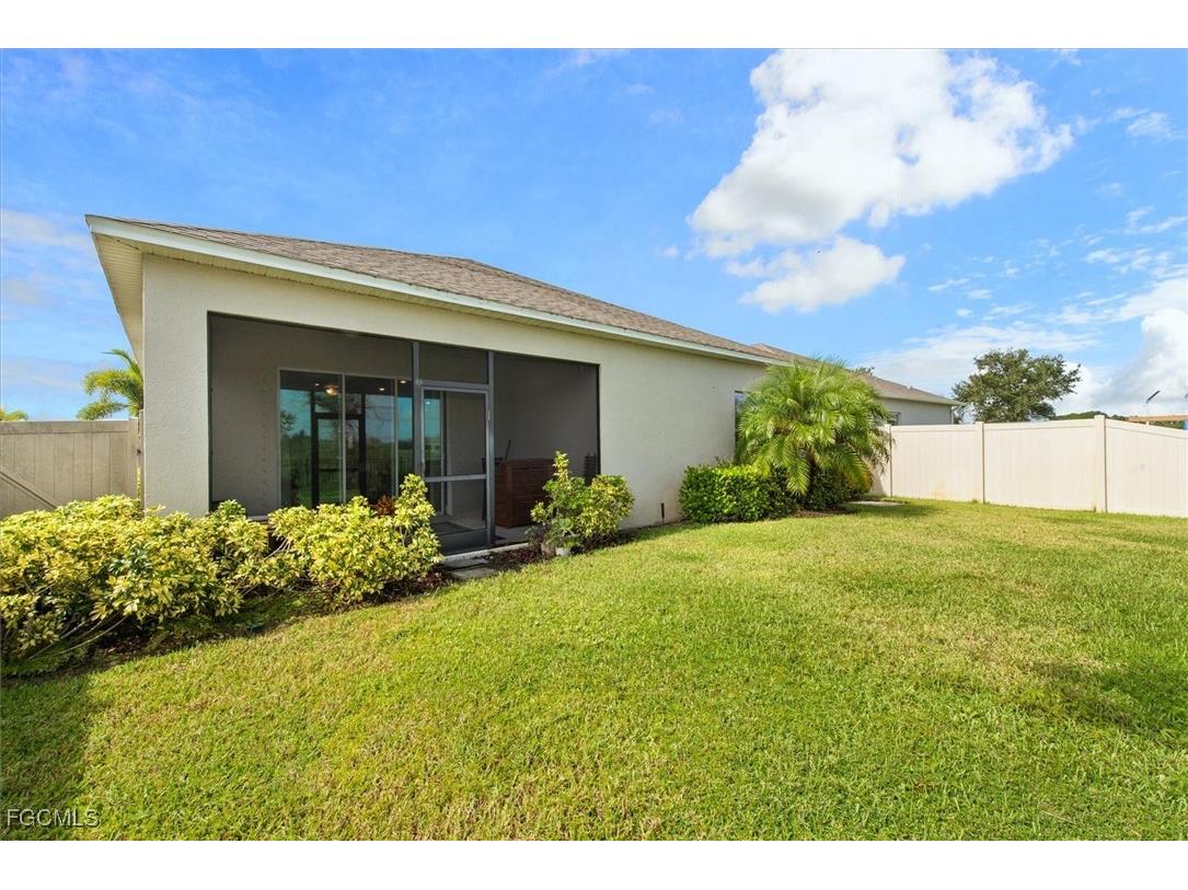 8753 Cascade Price Circle North Fort Myers FL 33917 2025013764 image29