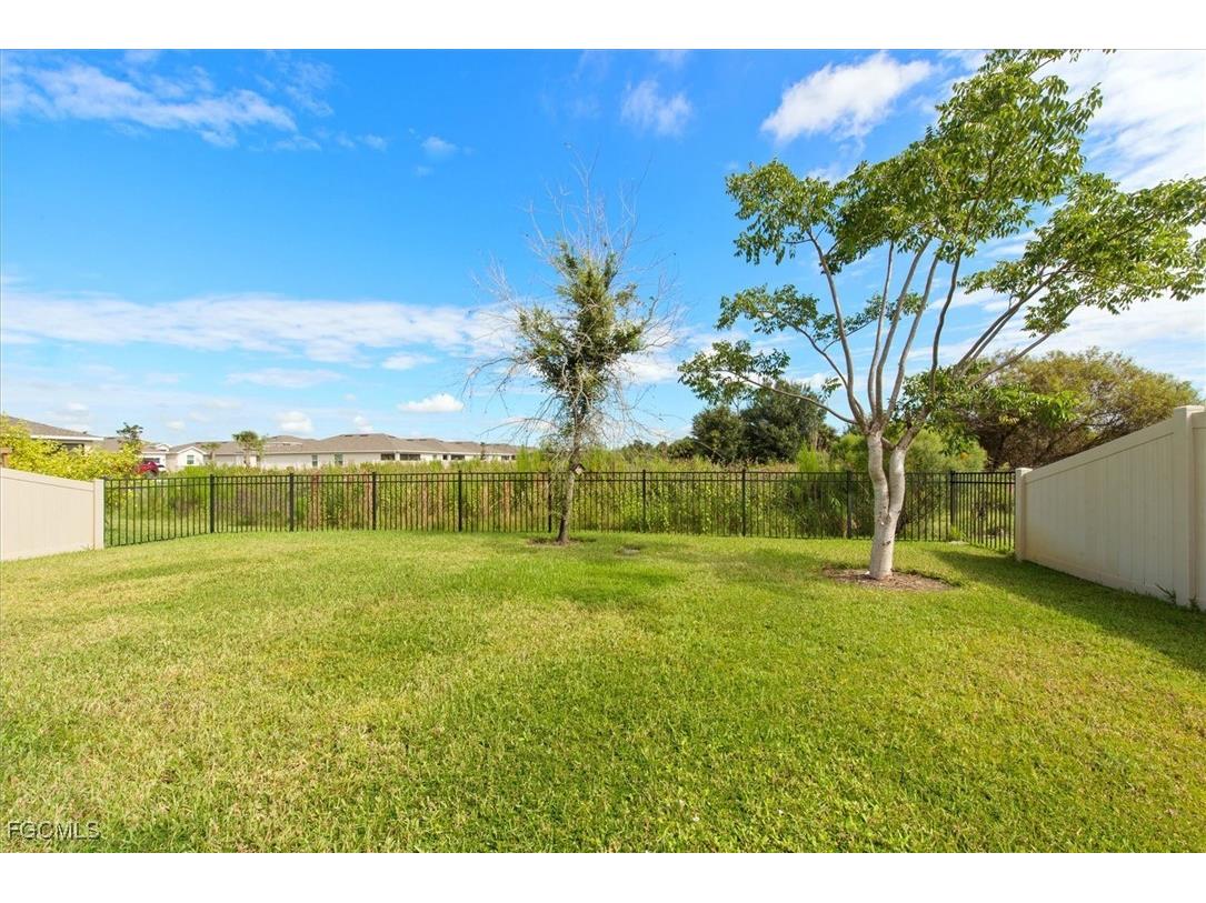 8753 Cascade Price Circle North Fort Myers FL 33917 2025013764 image30