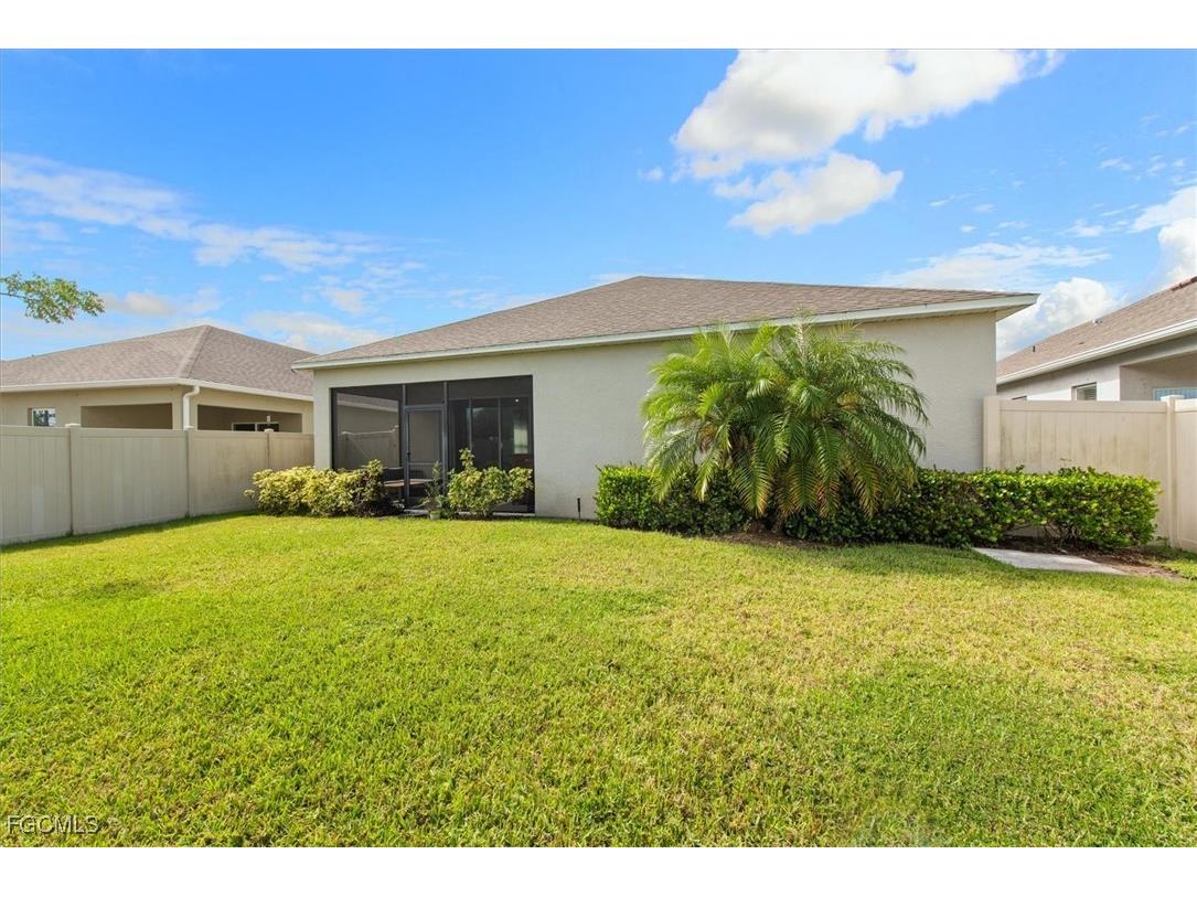 8753 Cascade Price Circle North Fort Myers FL 33917 2025013764 image31