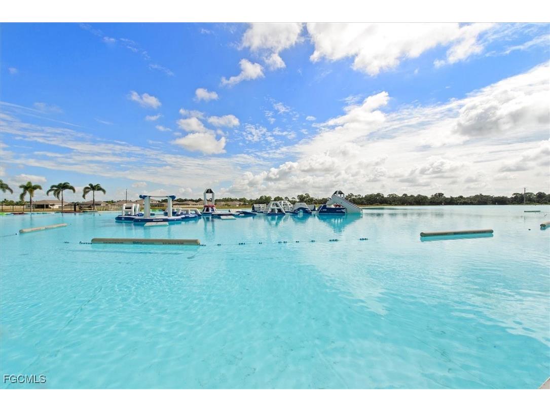 8753 Cascade Price Circle North Fort Myers FL 33917 2025013764 image39