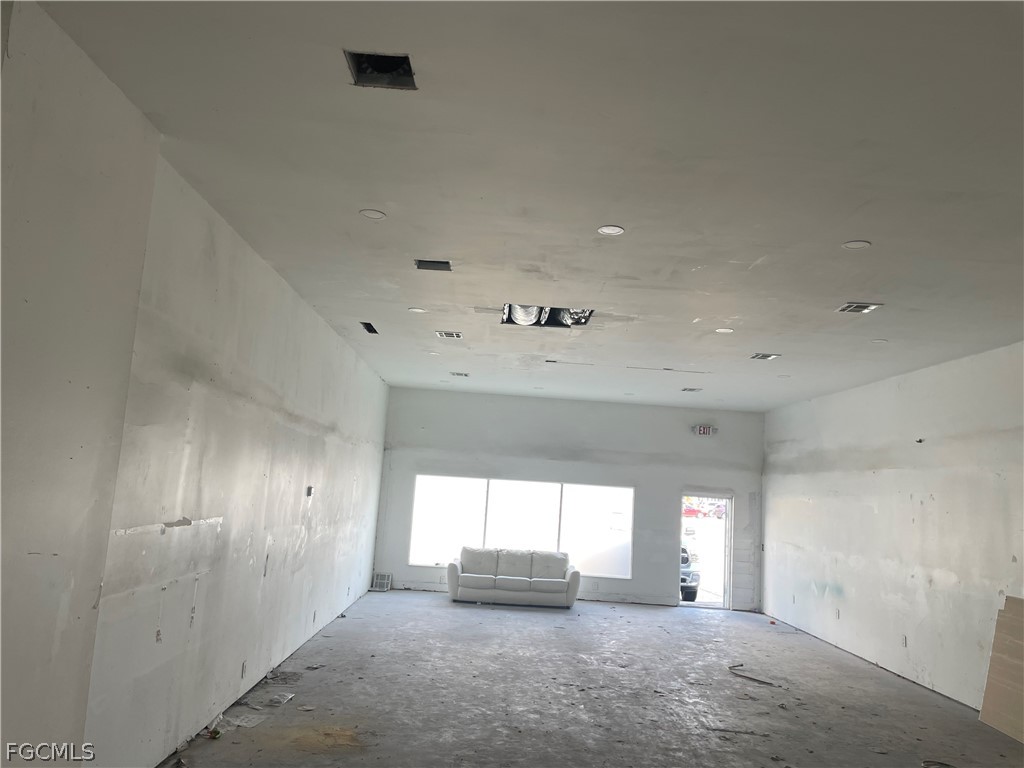 876 Cape Coral Parkway E Cape Coral FL 33904 2026012114 image3