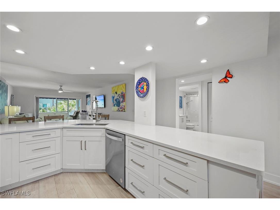 876 Gulf Pavilion Drive #105 Naples FL 34108 225060743 image2