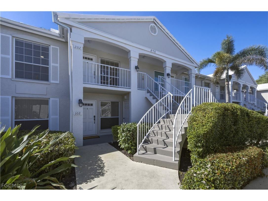 876 Gulf Pavilion Drive #202 Naples FL 34108 2025015241 image1