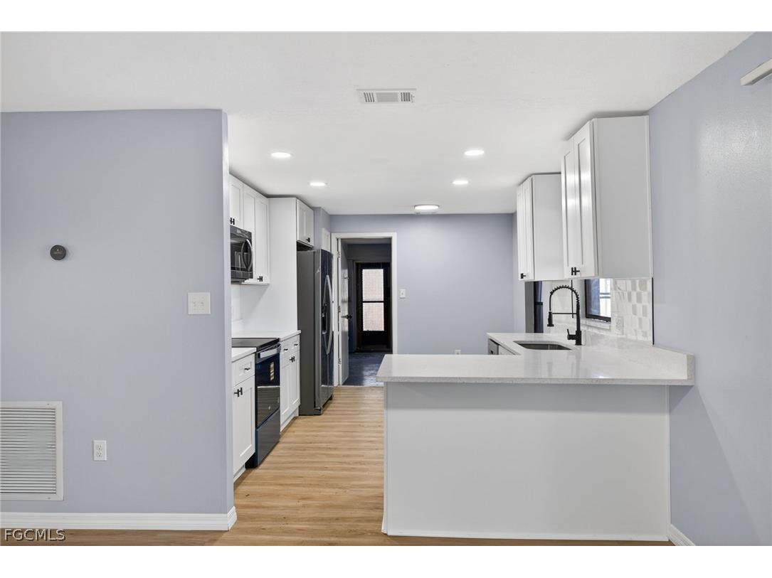 876 Linnaen Terrace NW Port Charlotte FL 33948 2026012960 image5