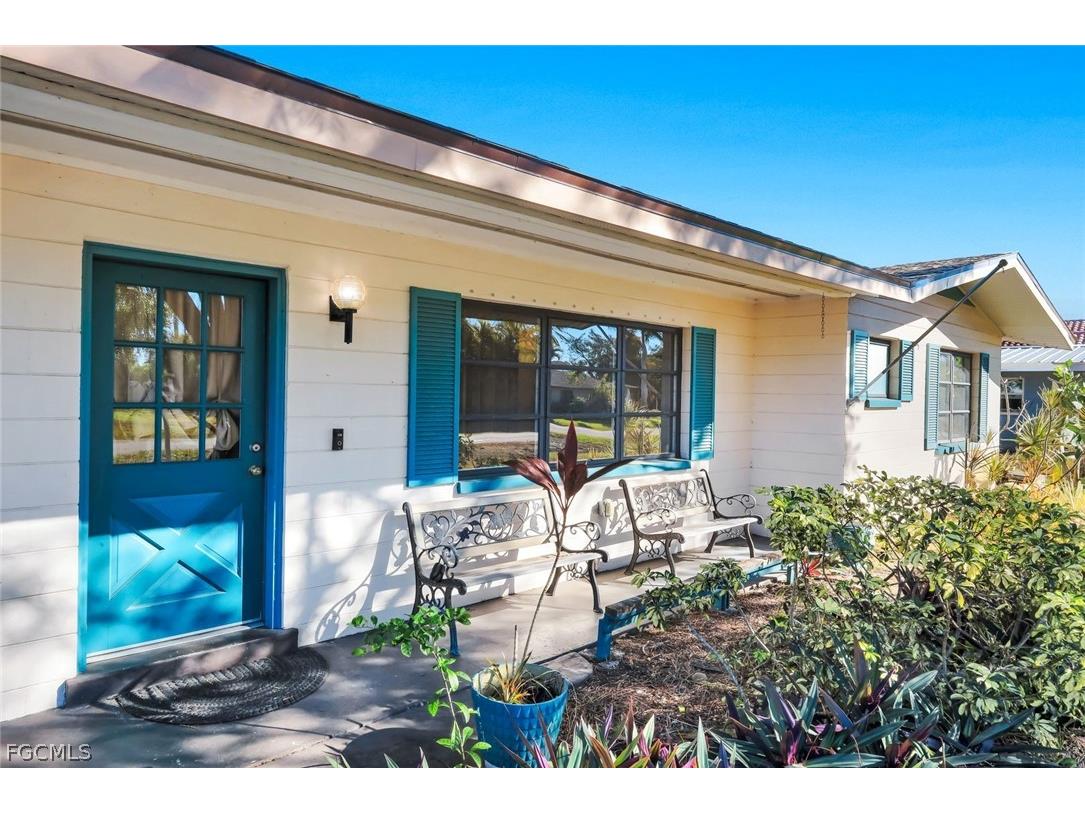 8760 Dartmouth Street Fort Myers FL 33907 2026007719 image1