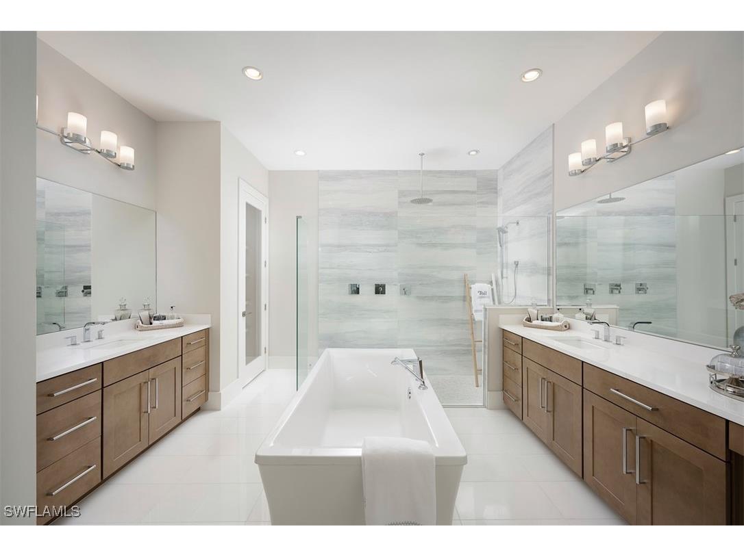 8762 Driftwood Drive Naples FL 34114 225076642 image12