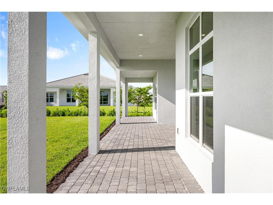 8766 Driftwood Drive Naples FL 34114 225051027 image4