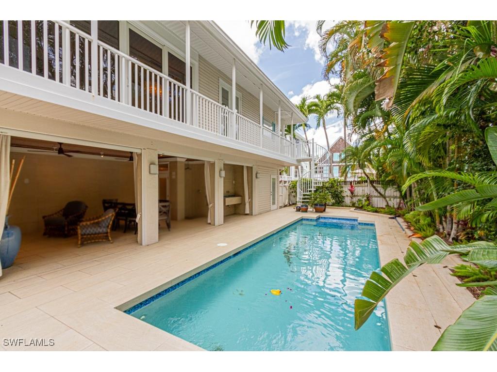 877 7th Street S Naples FL 34102 225072191 image1