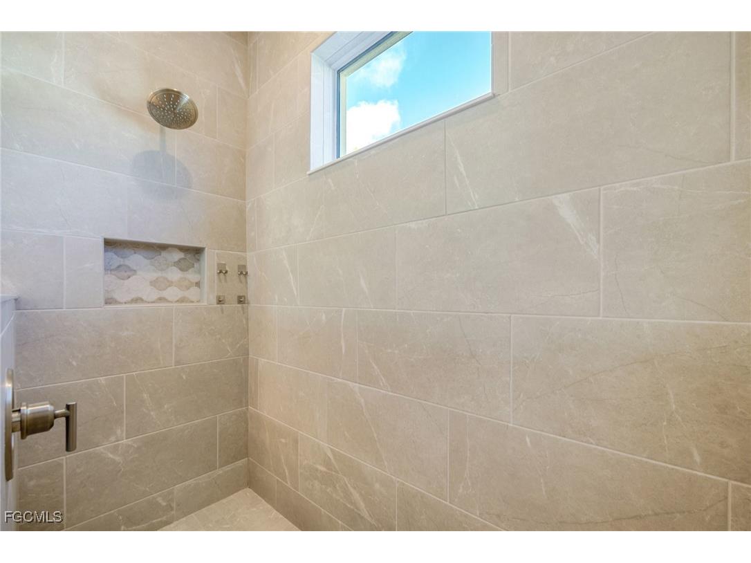 8770 Pigeon Ky Fort Myers FL 33908 2025014545 image17