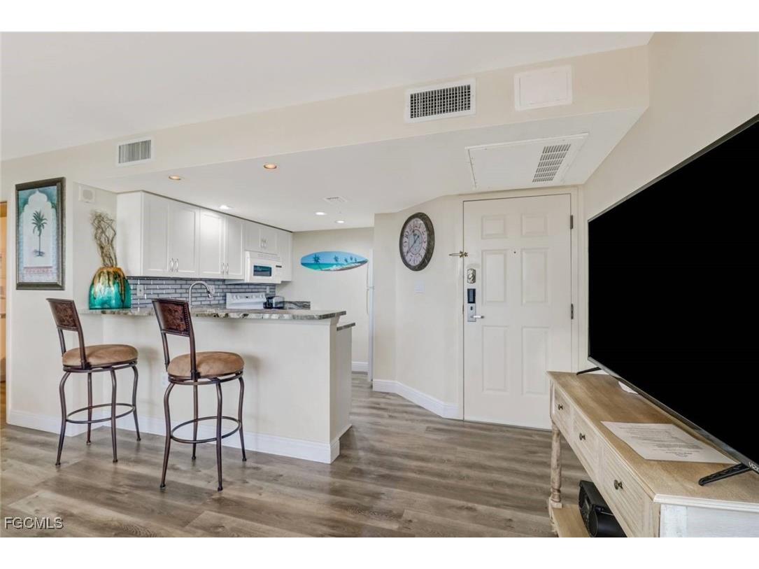 8771 Estero Boulevard #301 Fort Myers Beach FL 33931 2025016077 image8