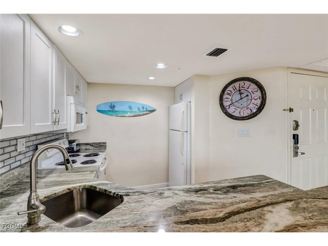 8771 Estero Boulevard #301 Fort Myers Beach FL 33931 2025016077 image9