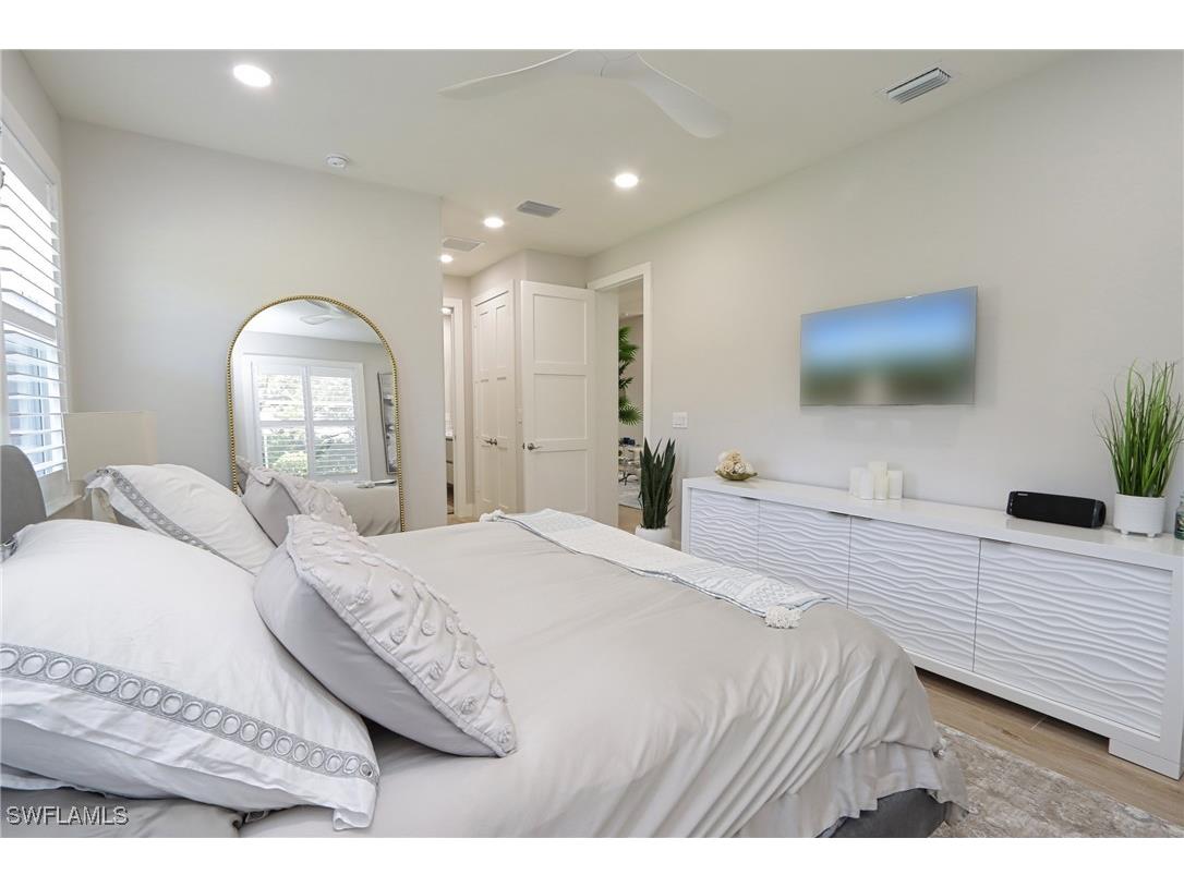 8780 Ventura Way Naples FL 34109 225052753 image12