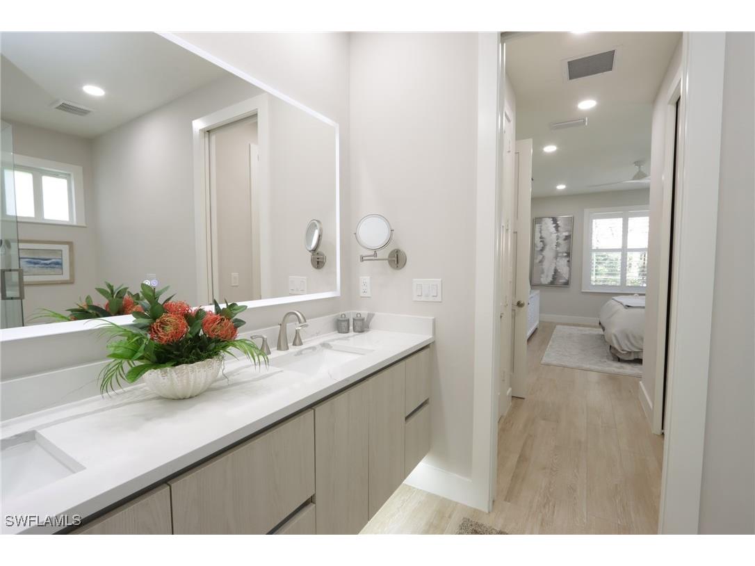 8780 Ventura Way Naples FL 34109 225052753 image13