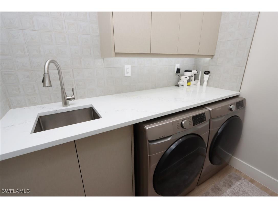 8780 Ventura Way Naples FL 34109 225052753 image21