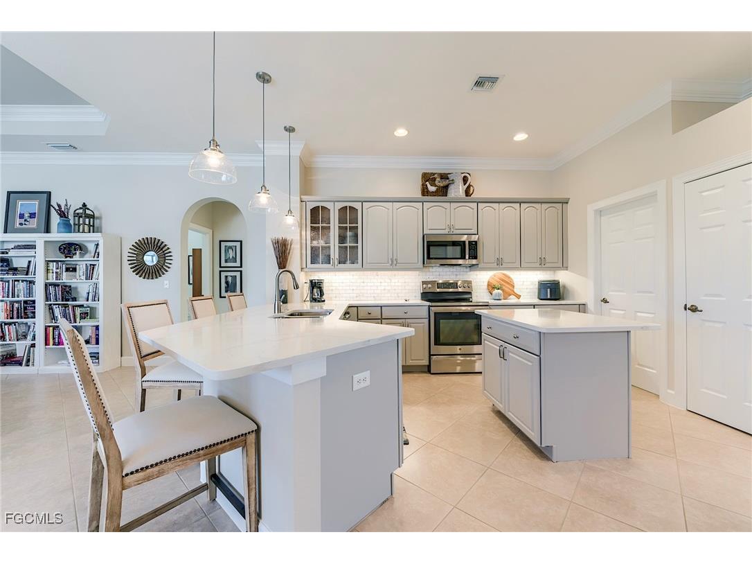 8782 New Castle Drive Fort Myers FL 33908 2025018299 image18