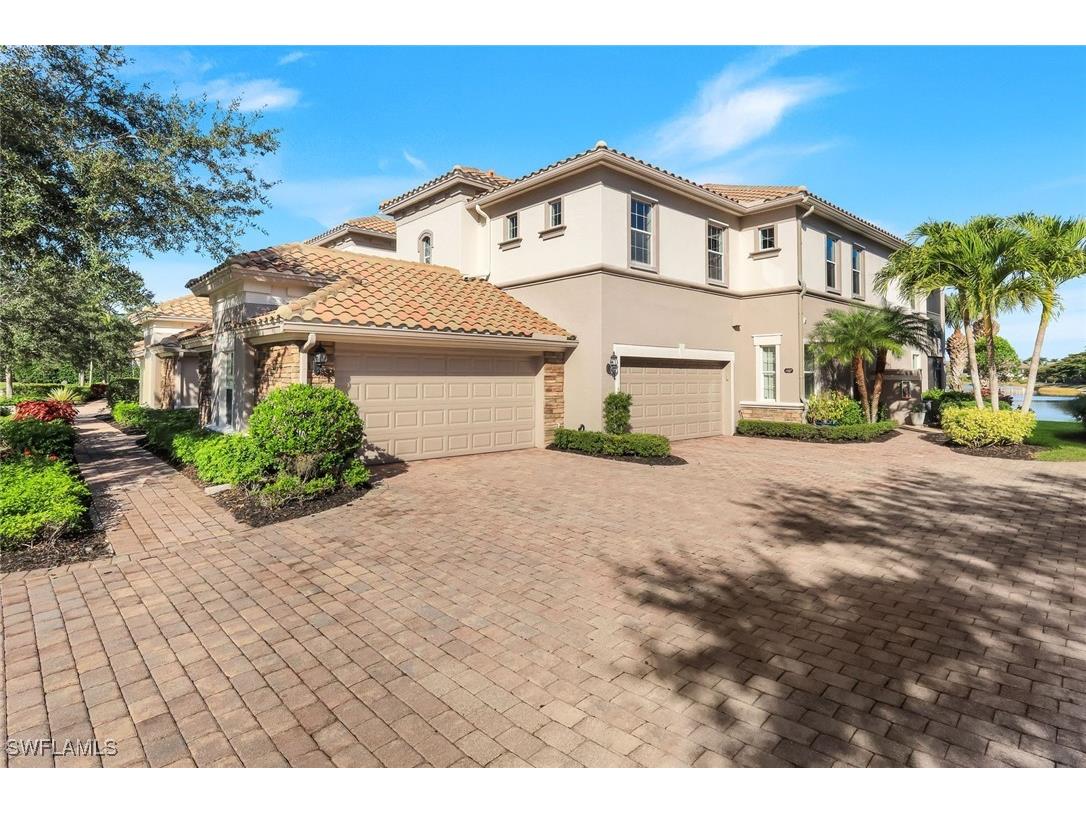 8783 Coastline Court #202 Naples FL 34120 225084749 image4