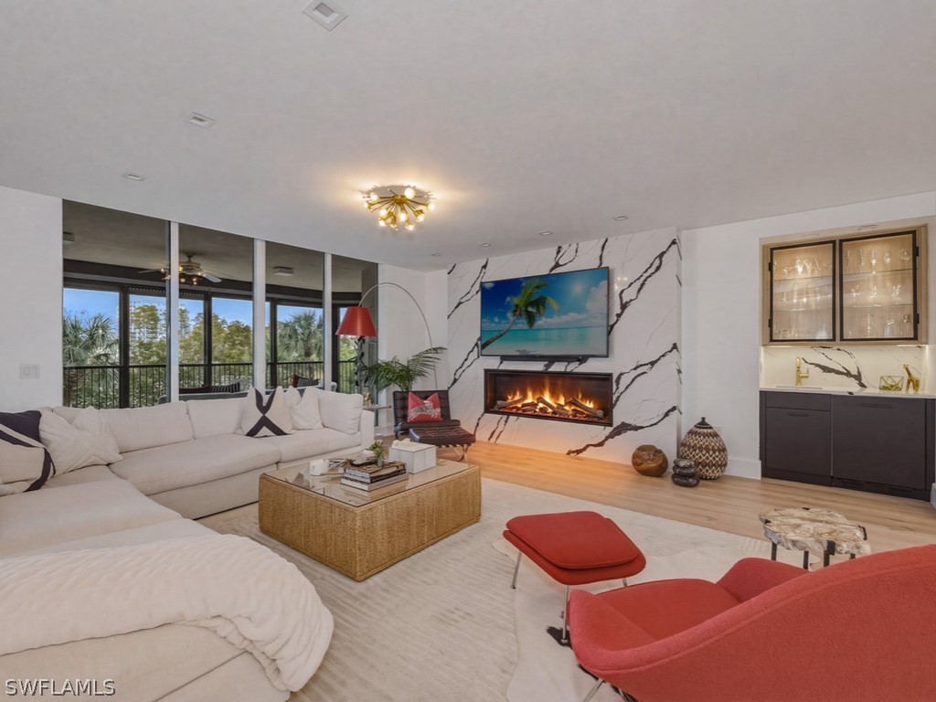 8787 Bay Colony Drive #306 Naples FL 34108 226009933 image4