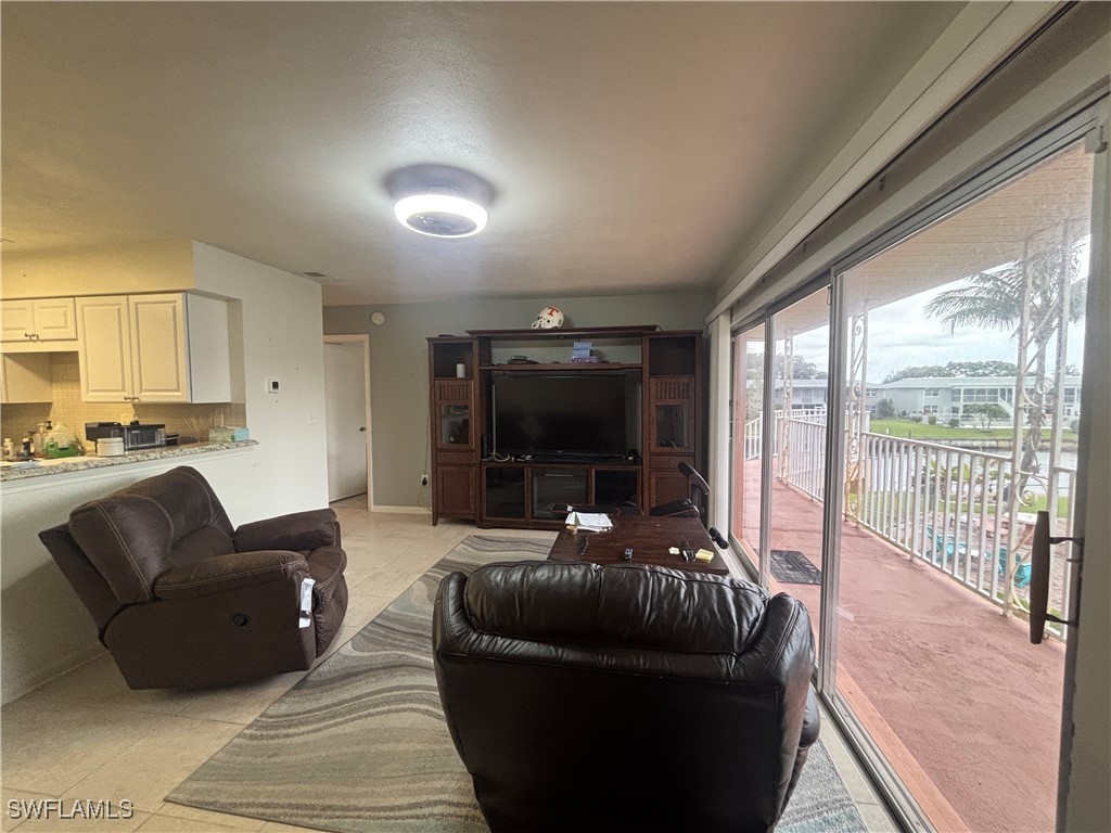 879 SE 46th Lane #8 Cape Coral FL 33904 225060945 image3