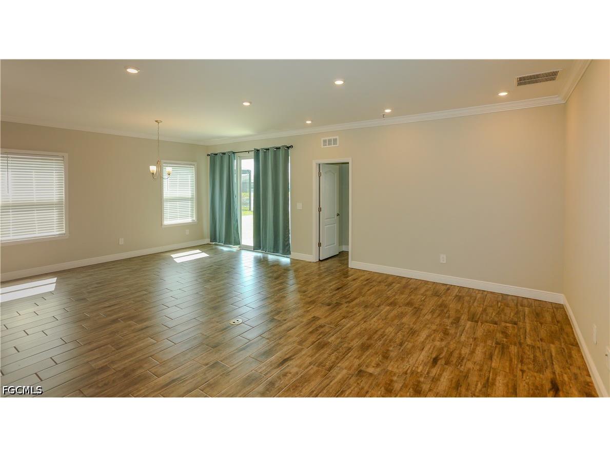 8792 Cascade Price Circle North Fort Myers FL 33917 2026017179 image3
