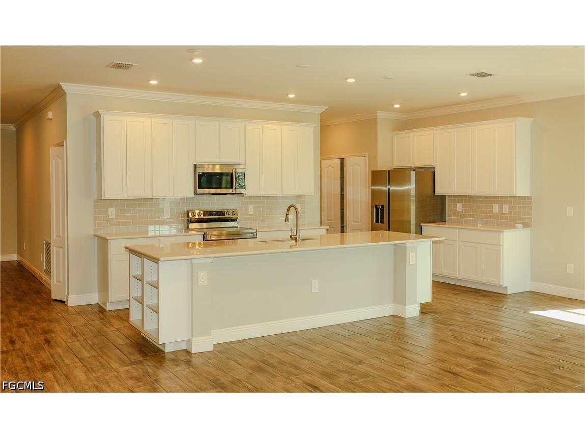 8792 Cascade Price Circle North Fort Myers FL 33917 2026017179 image6