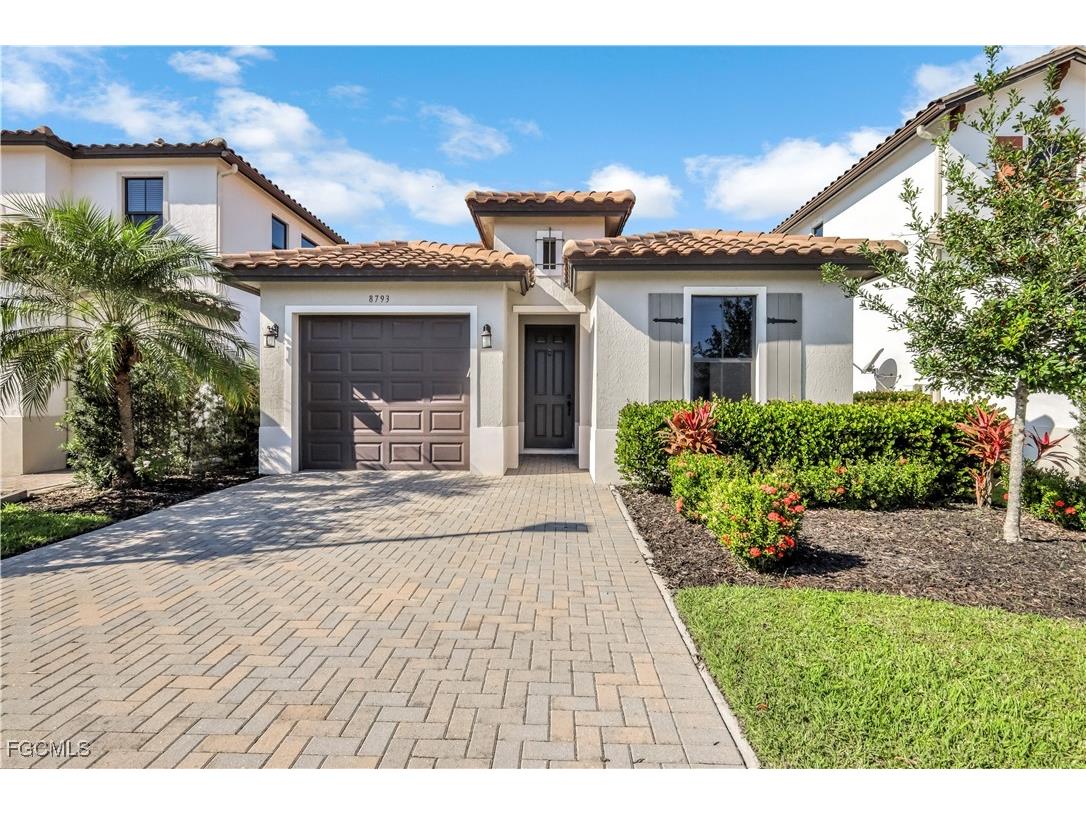 8793 Madrid Circle Naples FL 34104 2025023634 image1