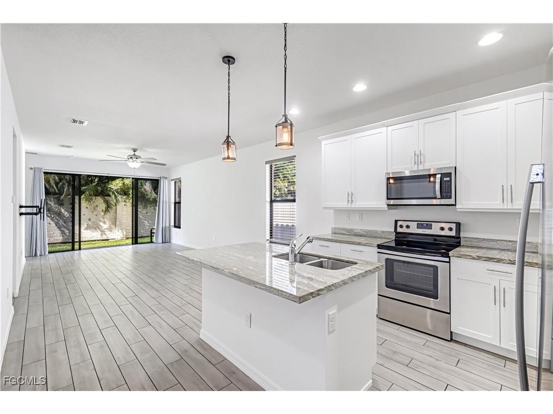 8793 Madrid Circle Naples FL 34104 2025023634 image11