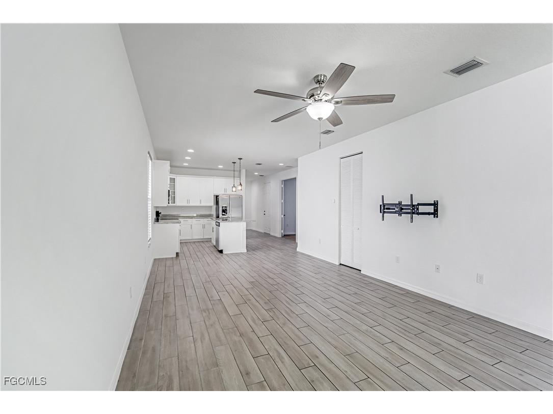 8793 Madrid Circle Naples FL 34104 2025023634 image13