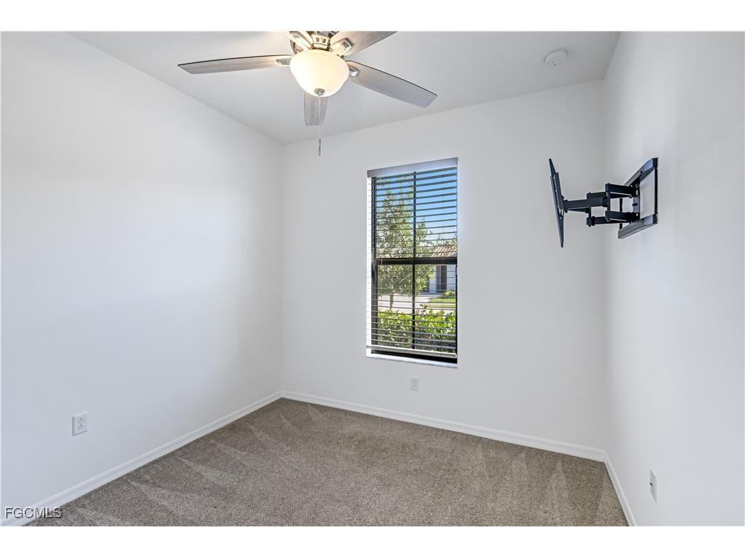 8793 Madrid Circle Naples FL 34104 2025023634 image17