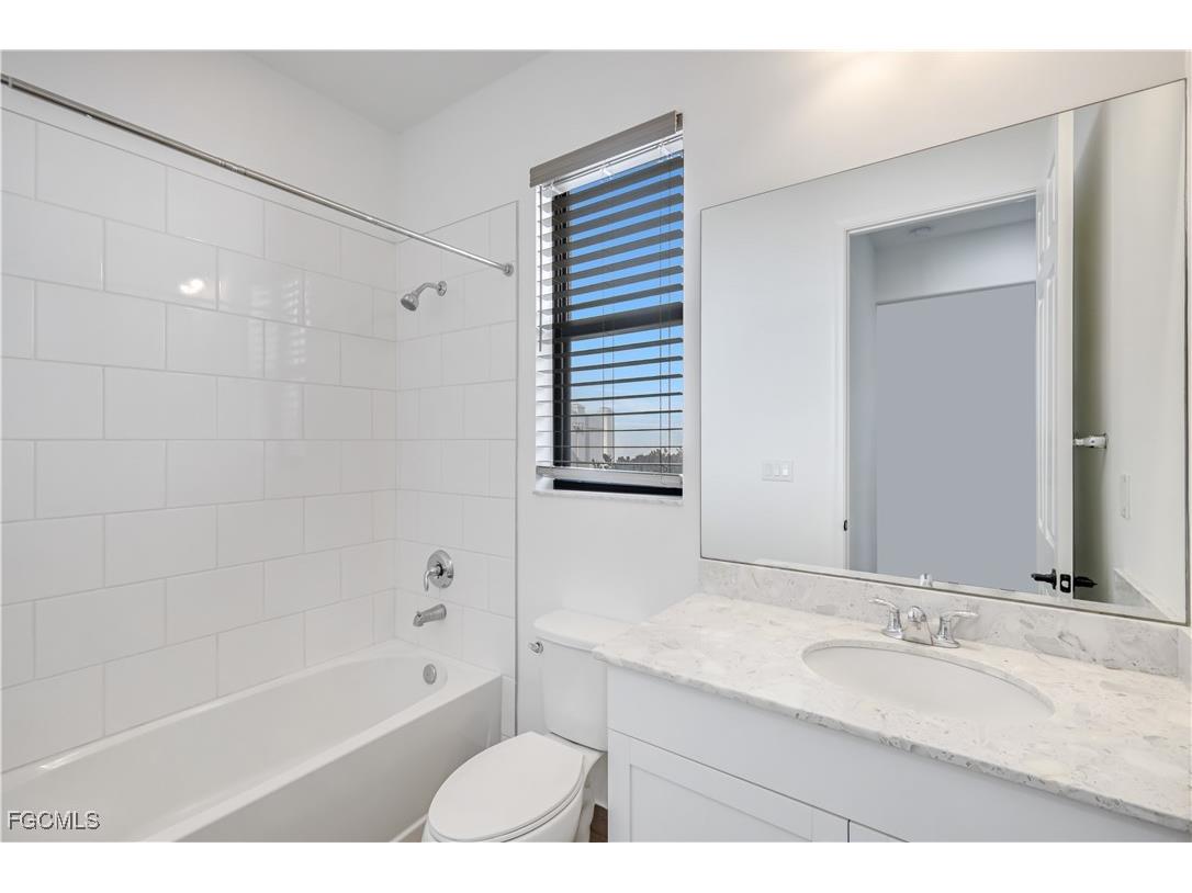 8793 Madrid Circle Naples FL 34104 2025023634 image18