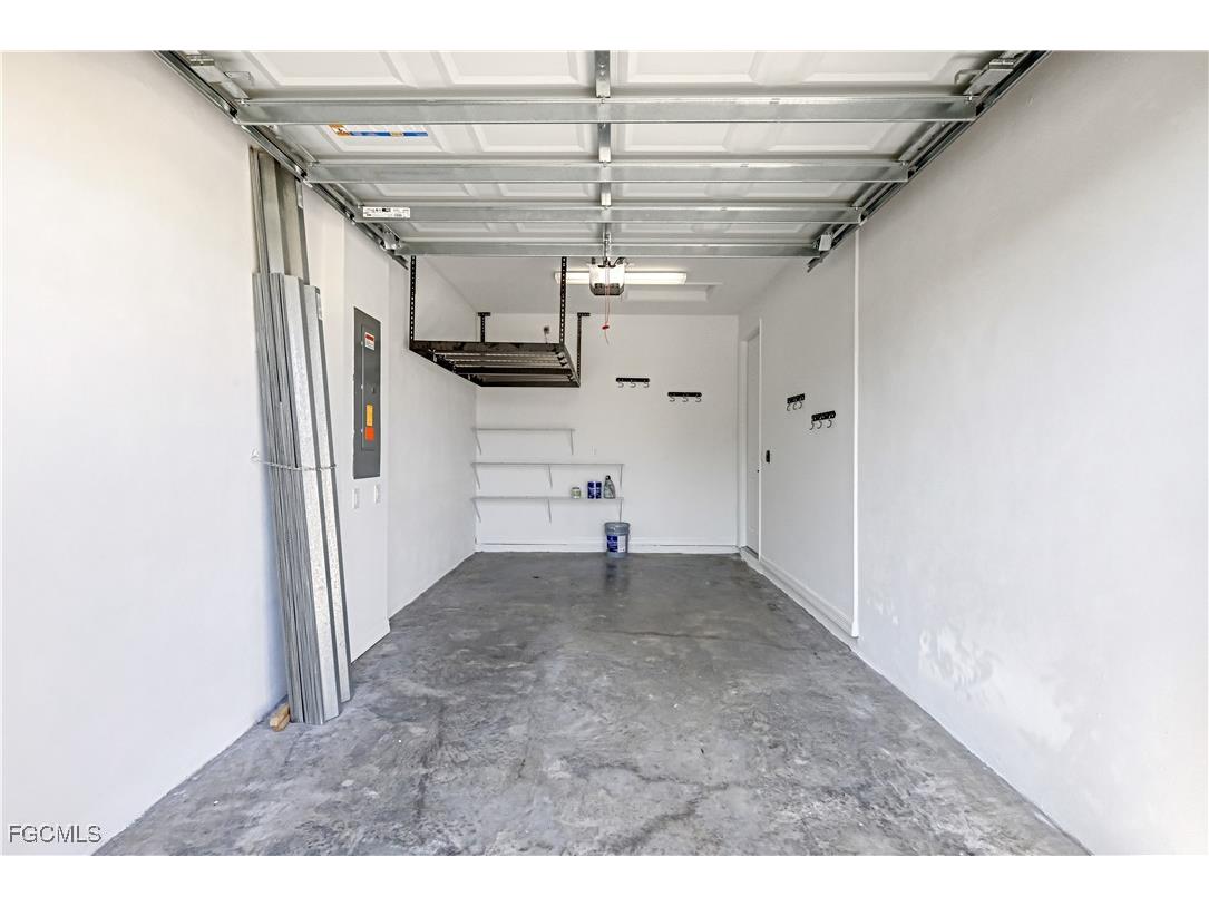 8793 Madrid Circle Naples FL 34104 2025023634 image20