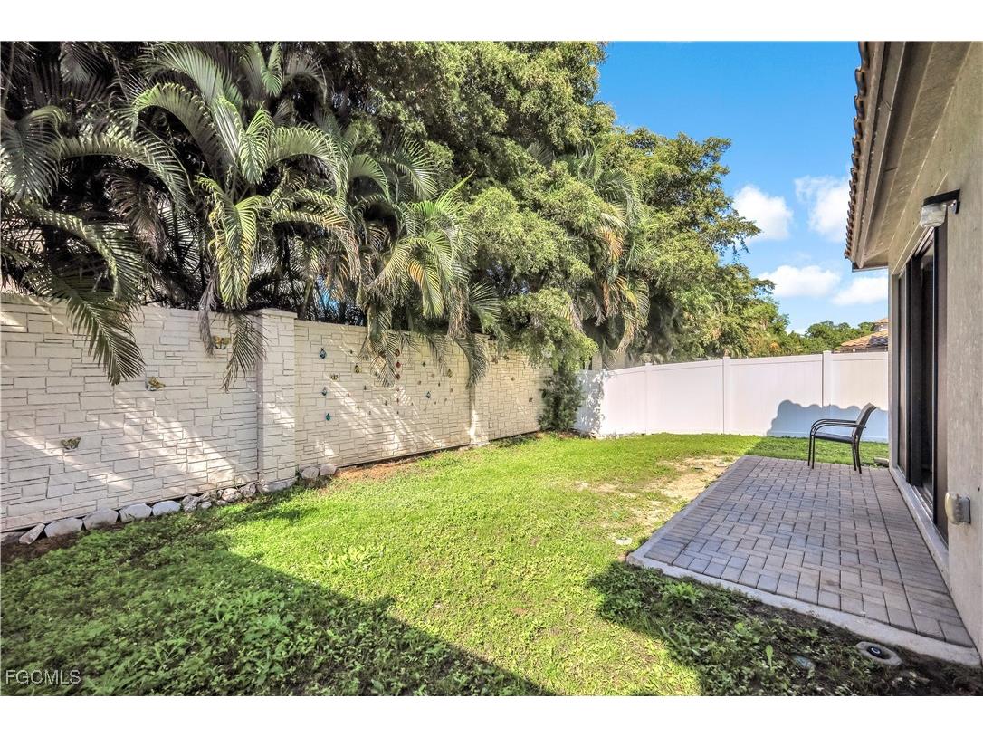 8793 Madrid Circle Naples FL 34104 2025023634 image21