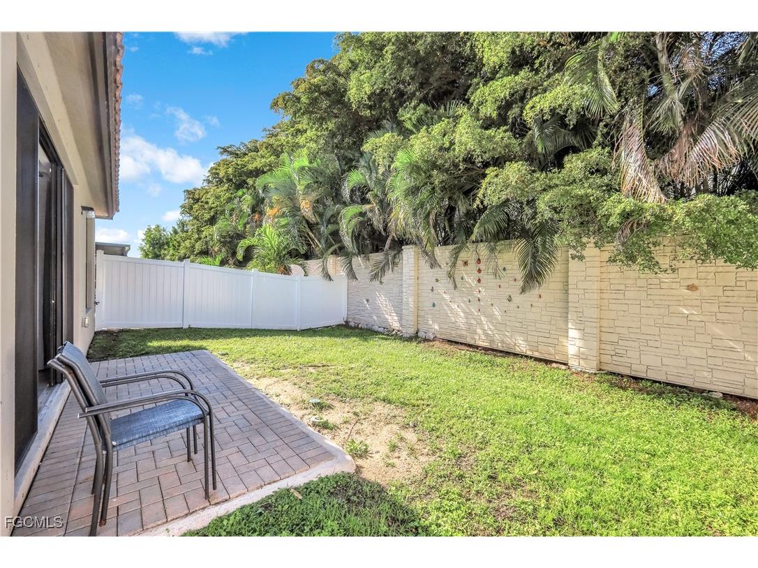 8793 Madrid Circle Naples FL 34104 2025023634 image22