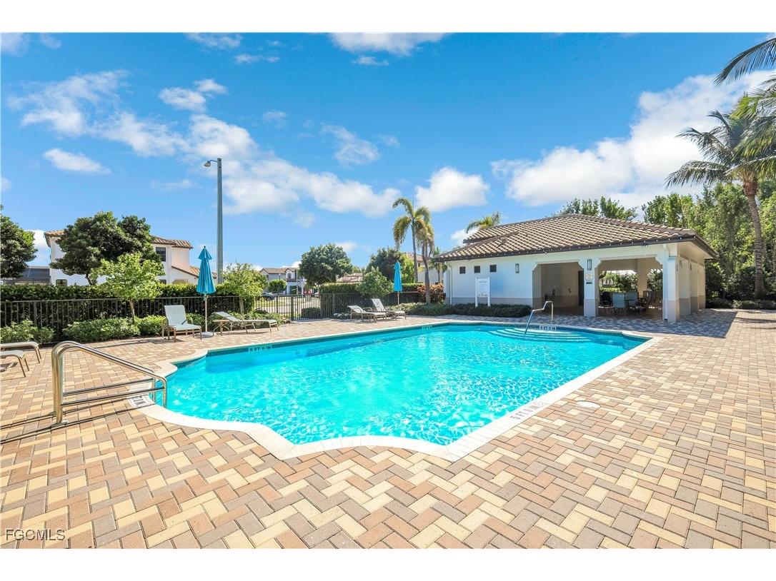 8793 Madrid Circle Naples FL 34104 2025023634 image23