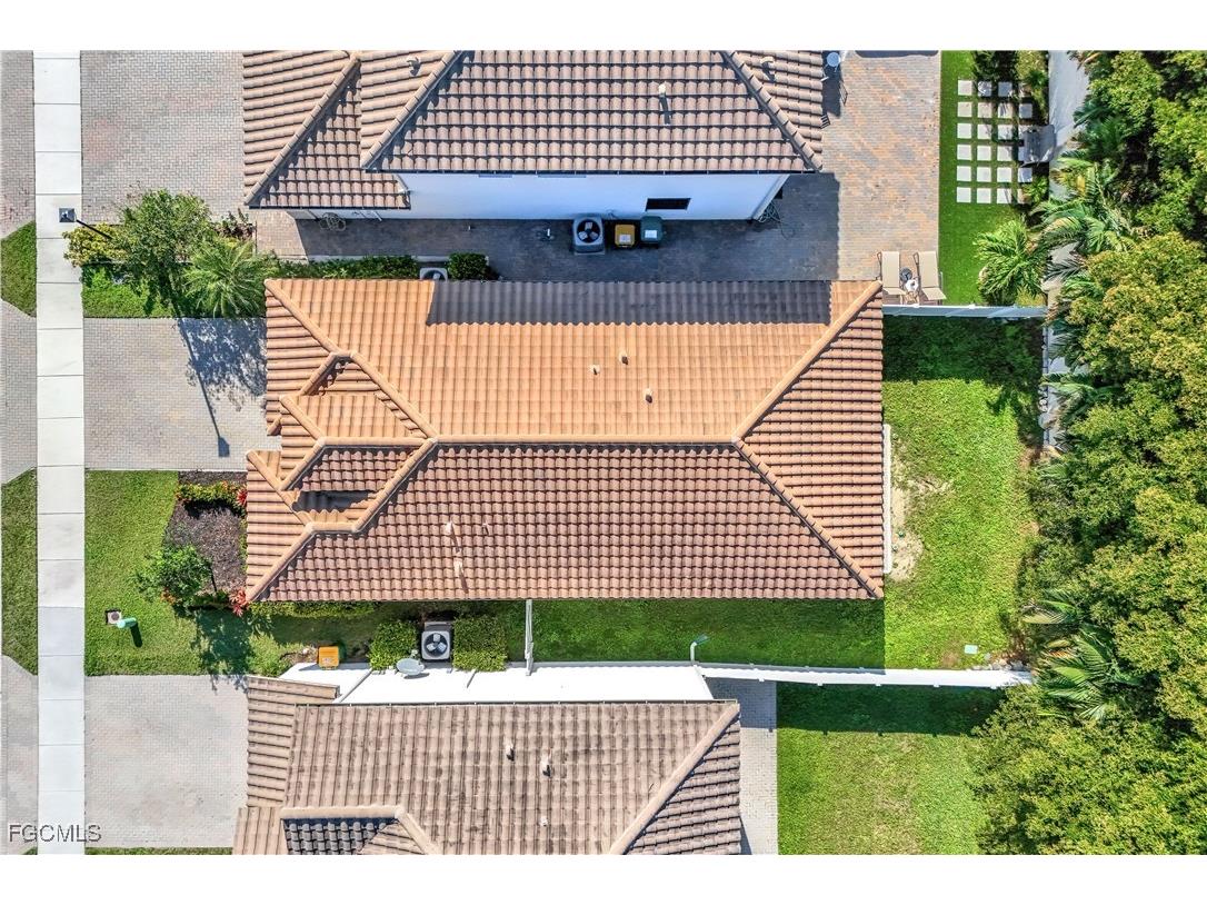 8793 Madrid Circle Naples FL 34104 2025023634 image3