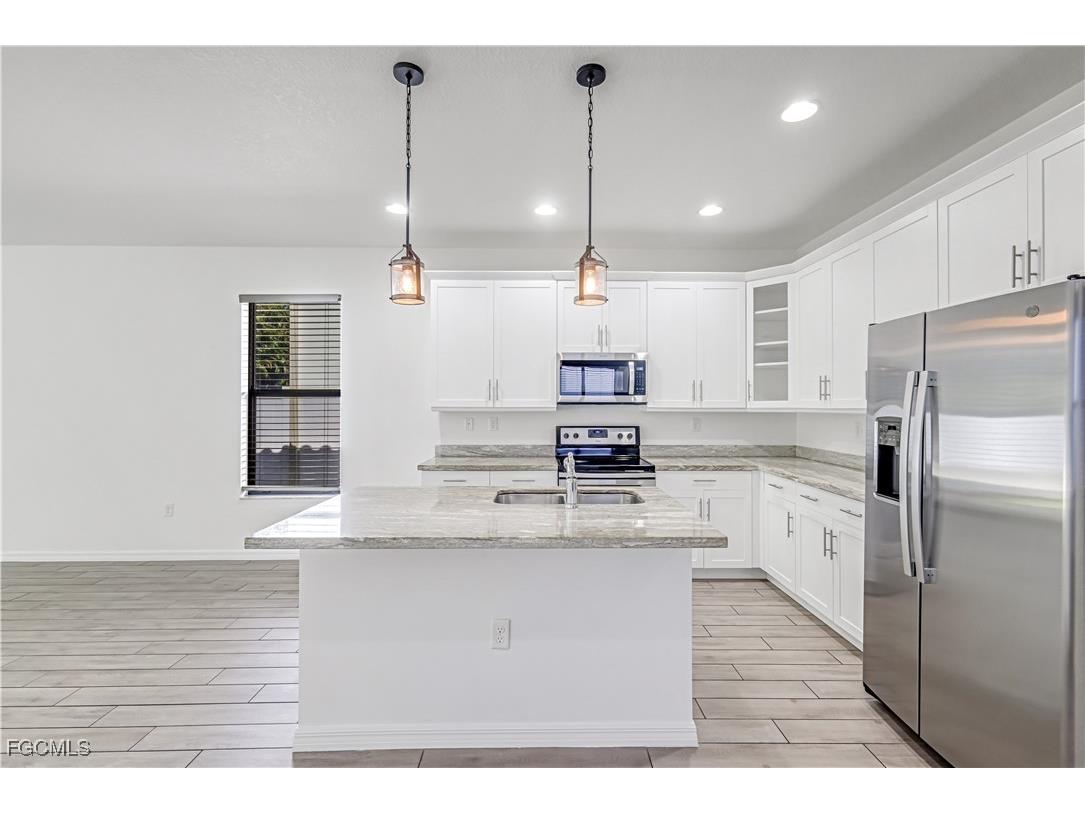 8793 Madrid Circle Naples FL 34104 2025023634 image9