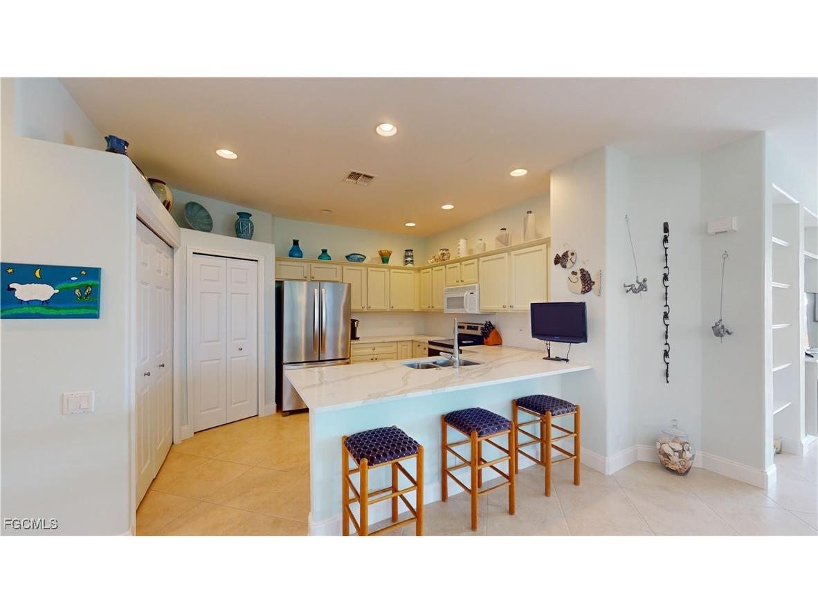 8797 E Bay Circle Fort Myers FL 33908 2025008461 image10