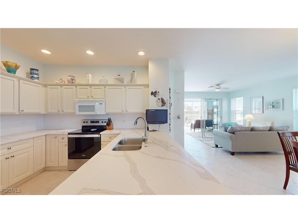 8797 E Bay Circle Fort Myers FL 33908 2025008461 image11
