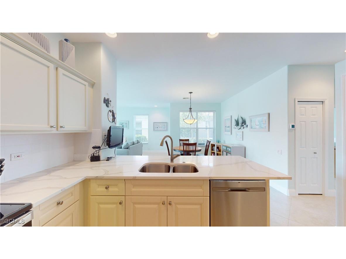 8797 E Bay Circle Fort Myers FL 33908 2025008461 image13