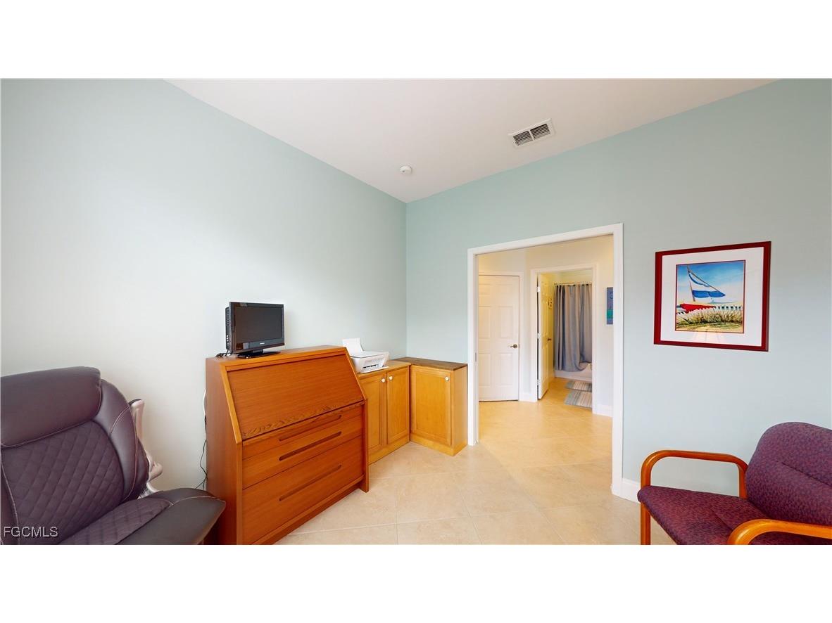 8797 E Bay Circle Fort Myers FL 33908 2025008461 image17